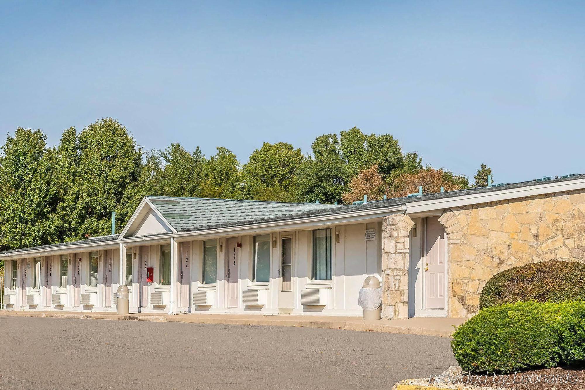 Rodeway Inn Sharonville Exterior foto